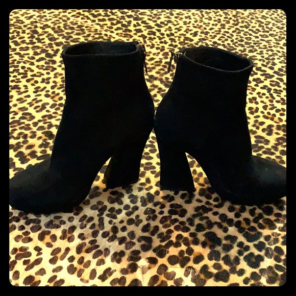 A+O Booties•🖤/8.5; 🛍2018, 🤏🏻 💟ed , pretreated - Picture 1 of 8